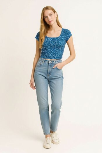 PLAYERA CROP ESCOTE CUADRADO