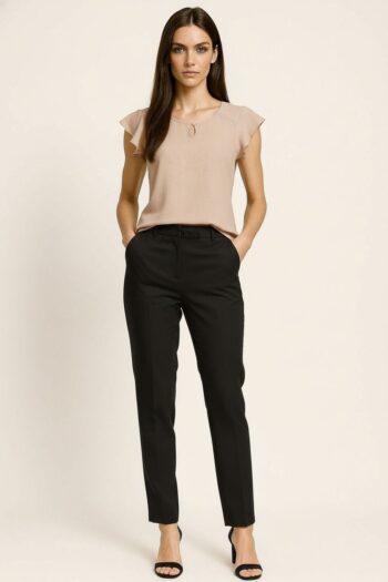 BLUSA CON DETALLES DECORATIVOS