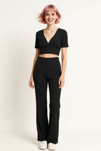 CONJUNTO CROP Y PANTALÓN CAMPANA