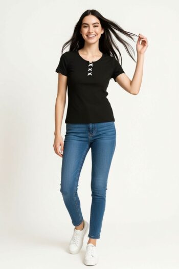 PLAYERA CON MOÑOS DECORATIVOS