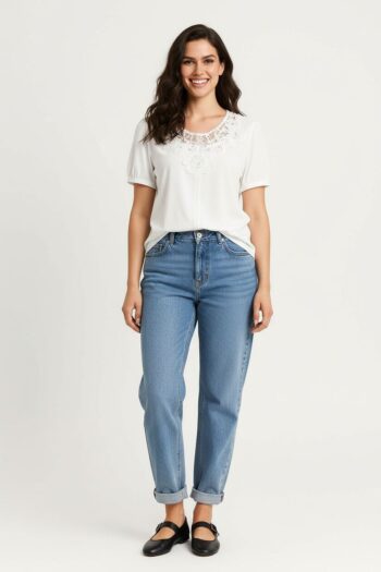 PLAYERA CON DETALLE CROCHET Y PEDRERÍA