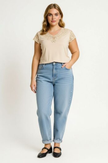 PLAYERA CON APLICACIÓN CROCHET Y BRILLOS