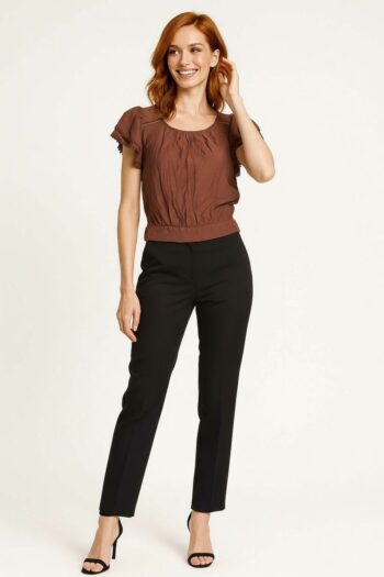 BLUSA CON LAZO POSTERIOR Y DETALLE