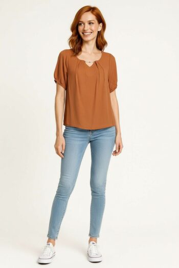 BLUSA CON DETALLE METÁLICO