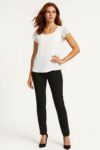 BLUSA CON DETALLE DE ENCAJE