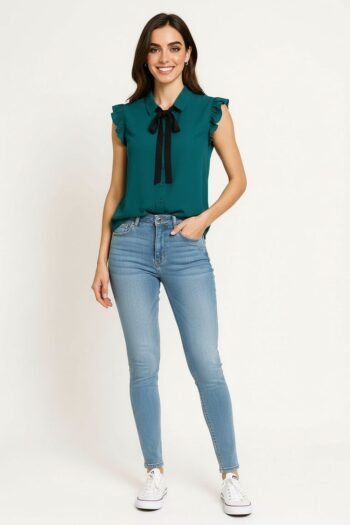 BLUSA CON LAZO EN CUELLO