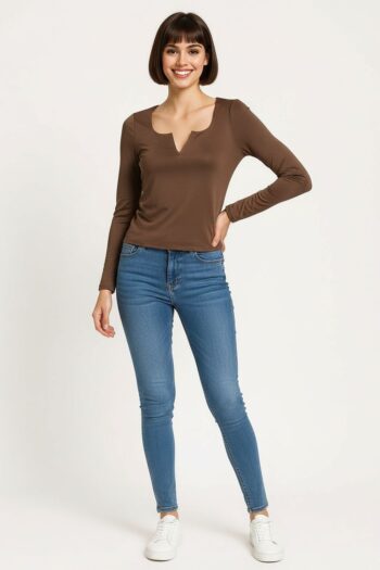 PLAYERA AJUSTADA CUELLO V