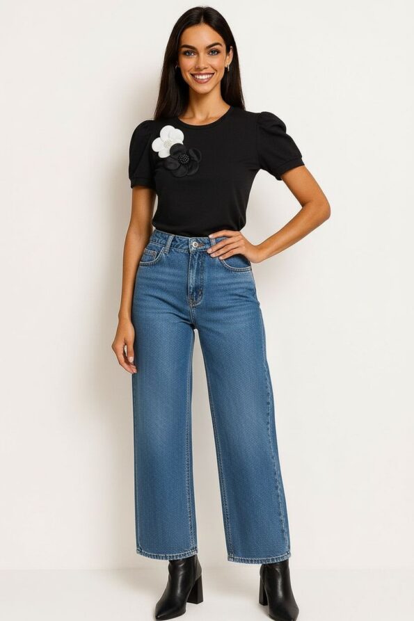 PLAYERA CON APLICACIÓN FLORAL - Vertiche