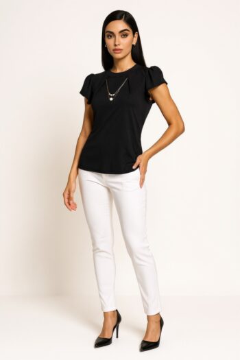 PLAYERA CUELLO ALTO DETALLE PERLA