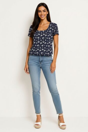 PLAYERA CORAZONES CUELLO AMPLIO