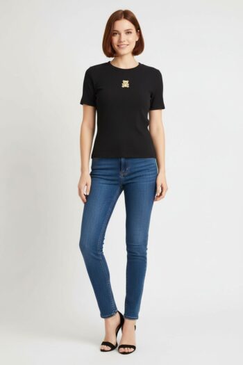 PLAYERA BORDADO AL FRENTE