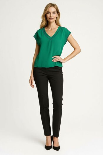 BLUSA CUELLO V DETALLE