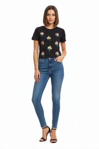 PLAYERA CON APLICACIONES DECORATIVAS