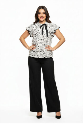 PLAYERA AMPLIA CON LAZO FRONTAL