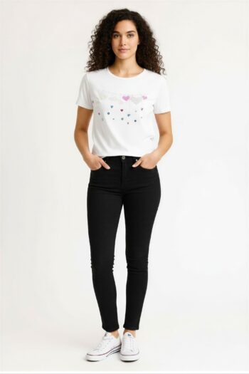 PLAYERA CON APLICACIÓN DECORATIVA