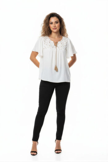 BLUSA BORDADO BORLAS CHIC