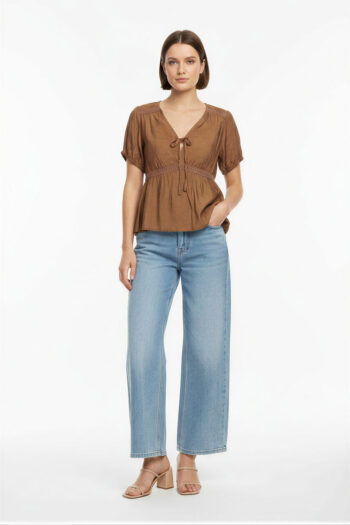 BLUSA ROMÁNTICA CON ENCAJE
